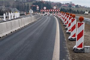 Montaż oznakowania pionowego docelowego i tymczasowego